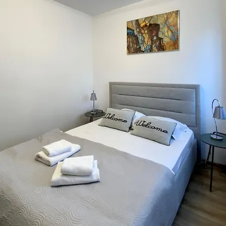 Kronstadt - Pet Friendly Apartment *